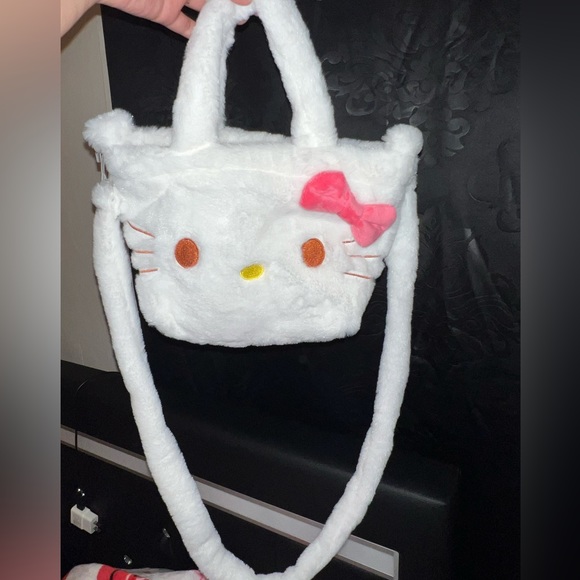 ‼️SOLD‼️ NWT Sanrio Hello Kitty Plushie Bag - Picture 3 of 12